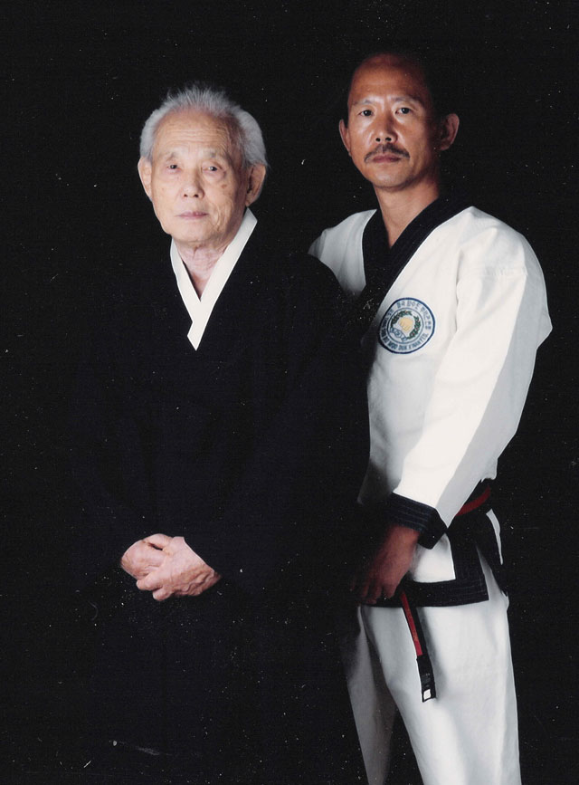 Founder Kee Hwang and H.C. Hwang Kwan Jang Nim
